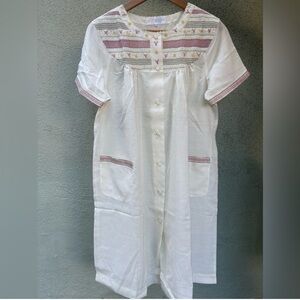 Vintage Lily Embroidered Nightgown Set Sleeveless and Cover Brand New w/o Tags